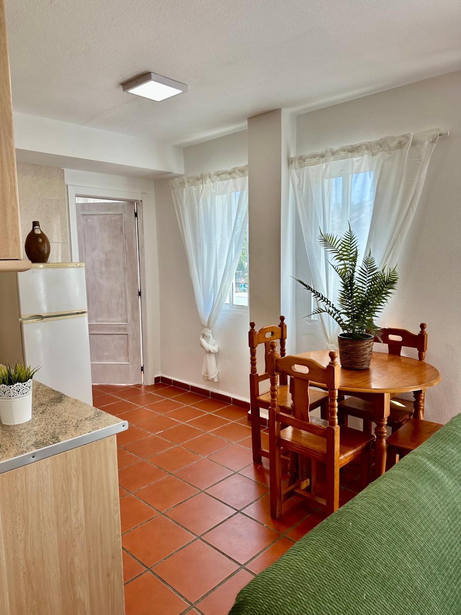 Hostal Sango Sierra De Las Nieves Alozaina الغرفة الصورة